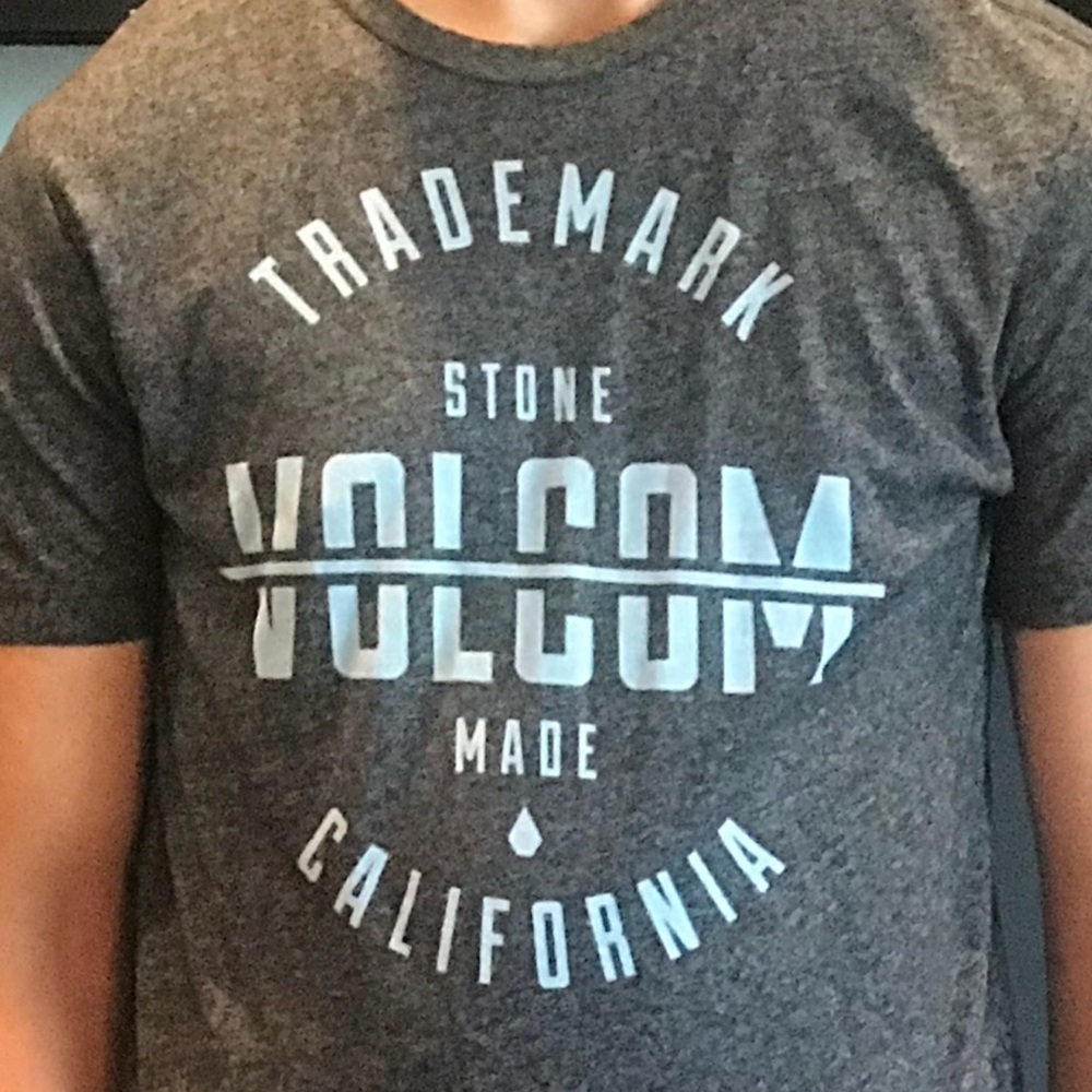 MEN’S VOLCOM LOGO SHIRT